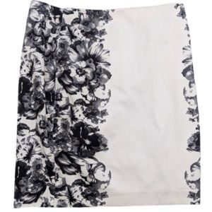 Express black & white floral skirt size 10